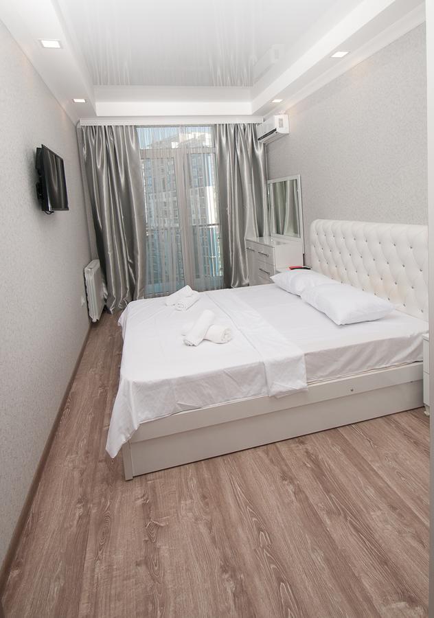 Sea Appart Hotel In The City Center Batumi Bagian luar foto