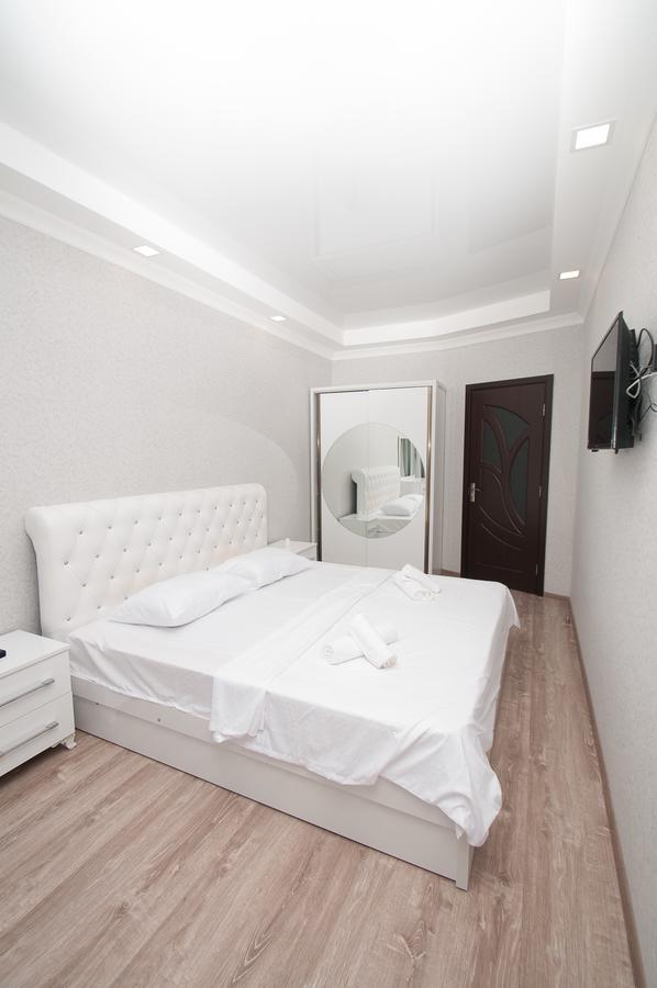 Sea Appart Hotel In The City Center Batumi Bagian luar foto