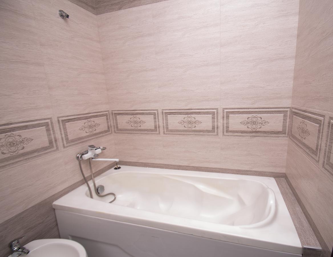 Sea Appart Hotel In The City Center Batumi Bagian luar foto