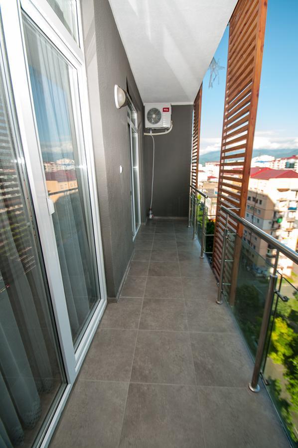Sea Appart Hotel In The City Center Batumi Bagian luar foto